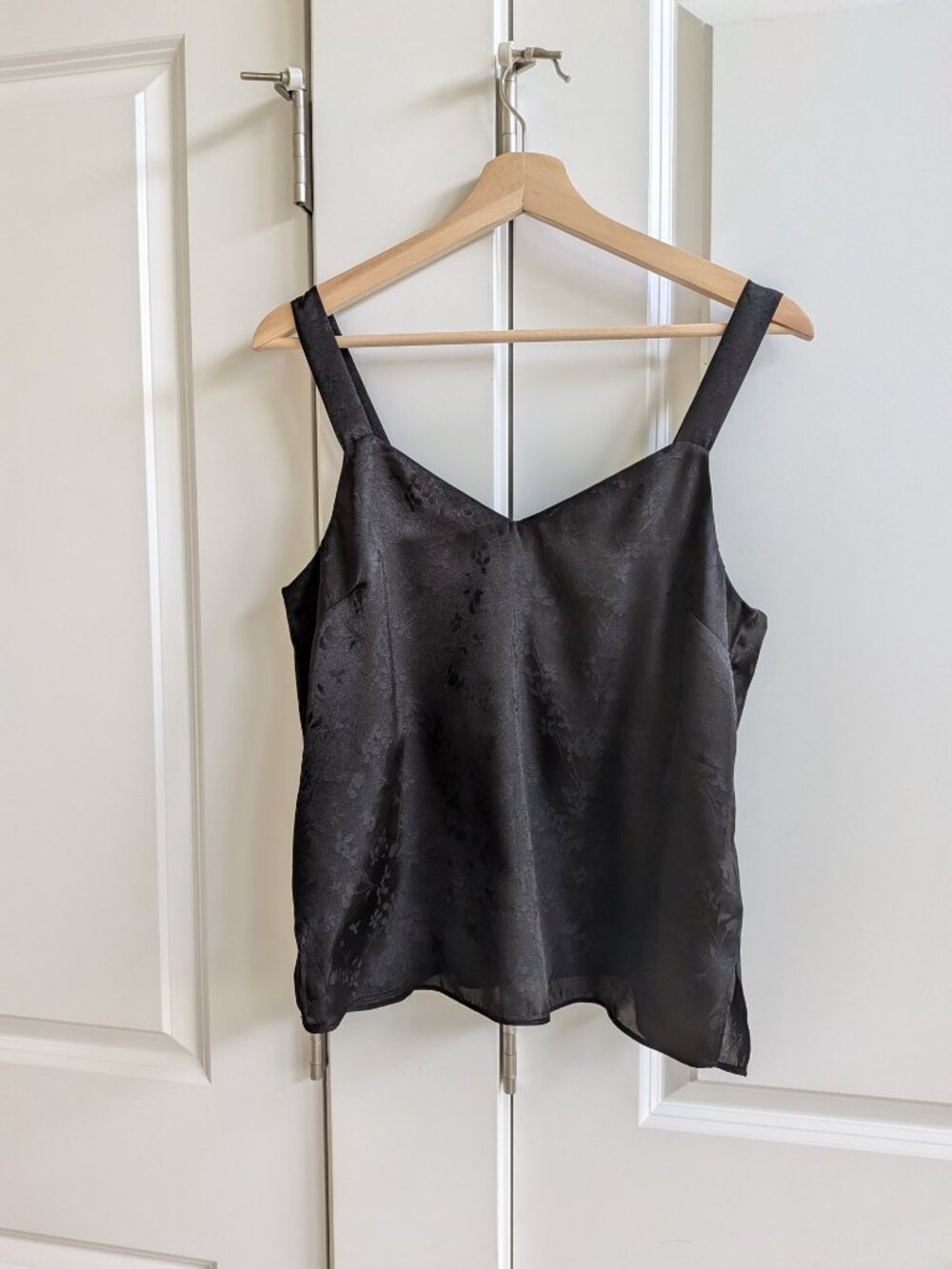 H&M Cami Tank Top Womens 8 Black Floral Satin Silky V Neck Wide Strap Whimsigoth